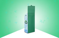 De groene Pop Kartonvertoning voor Gebotteld Zuiver Water, staat Kartonvertoning op